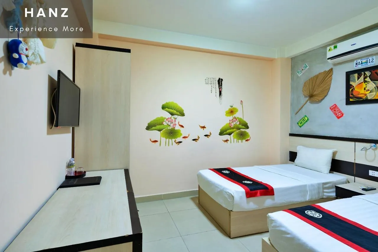 Flower Beachstay & Coffee Da Nang 3*,  Vietnam