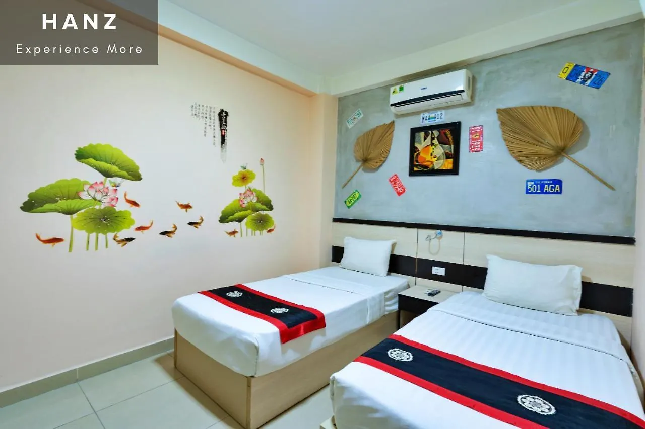 Flower Beachstay & Coffee Da Nang 3*,
