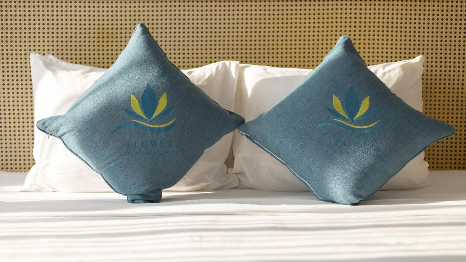 Flower Beachstay & Coffee Da Nang Hotel