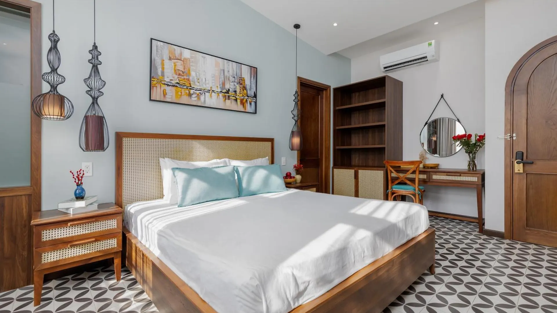 Flower Beachstay & Coffee Da Nang