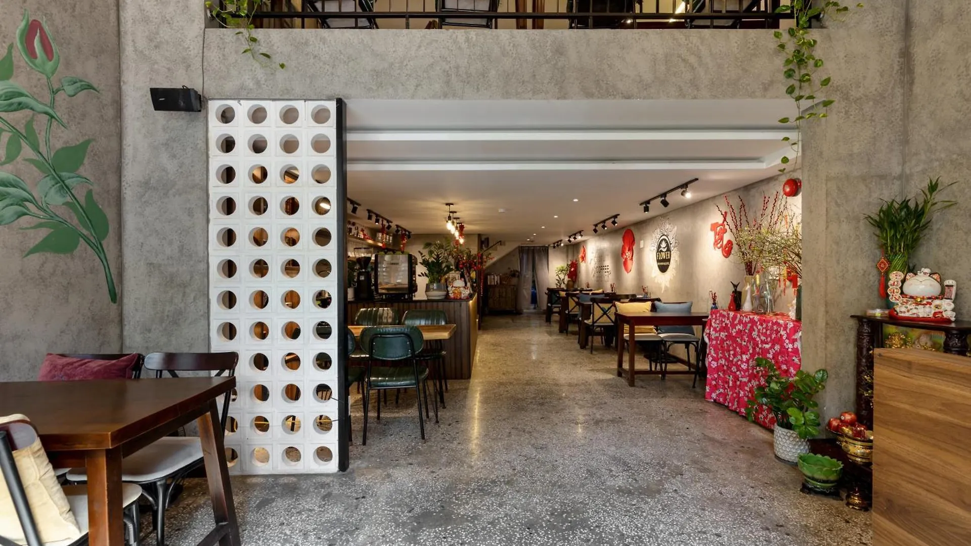 Flower Beachstay & Coffee Da Nang