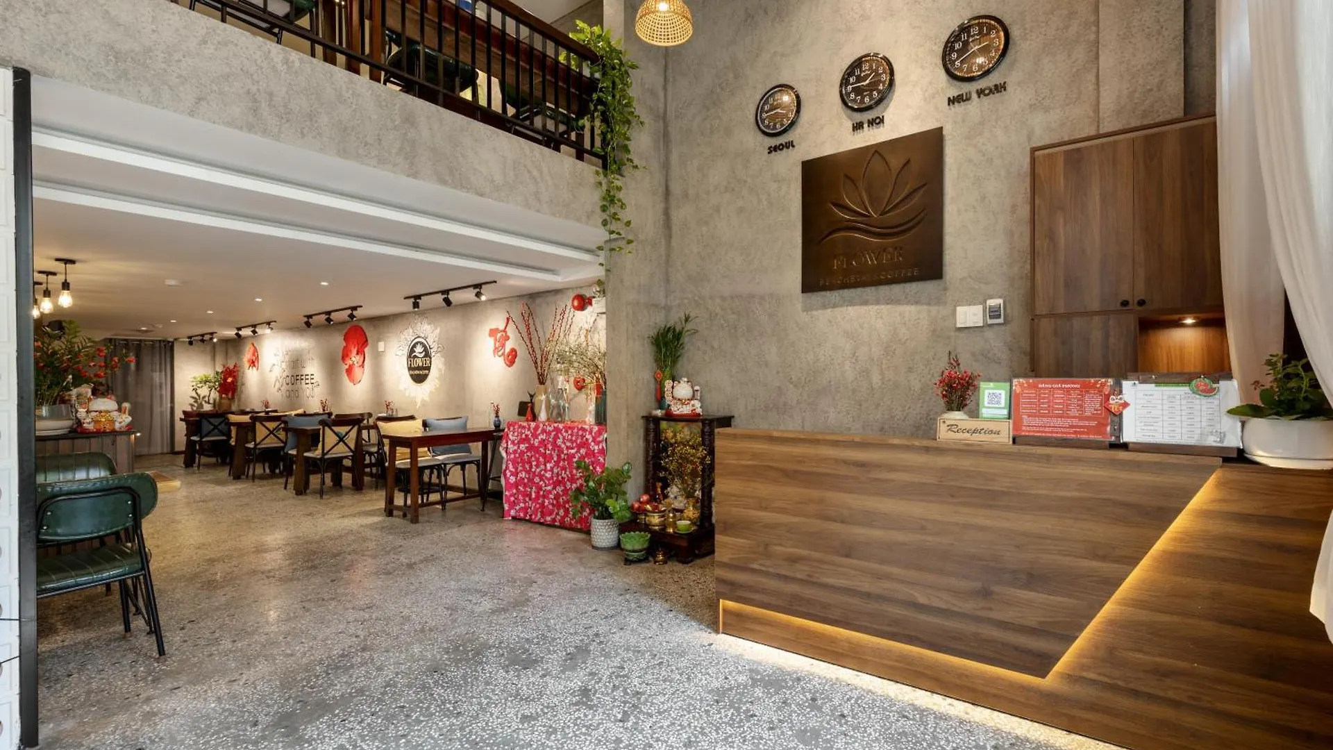 Flower Beachstay & Coffee Da Nang 3*,