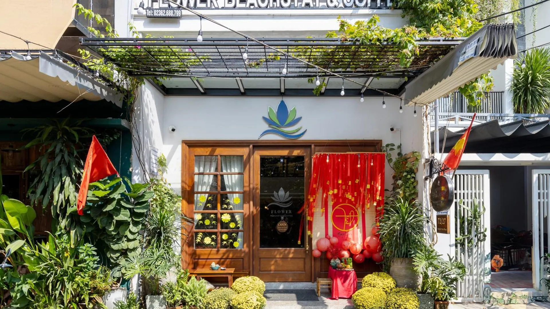 Flower Beachstay & Coffee Da Nang 3*,  Vietnam