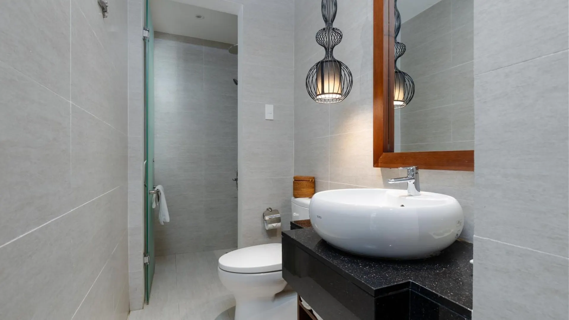Flower Beachstay & Coffee Da Nang 3*,