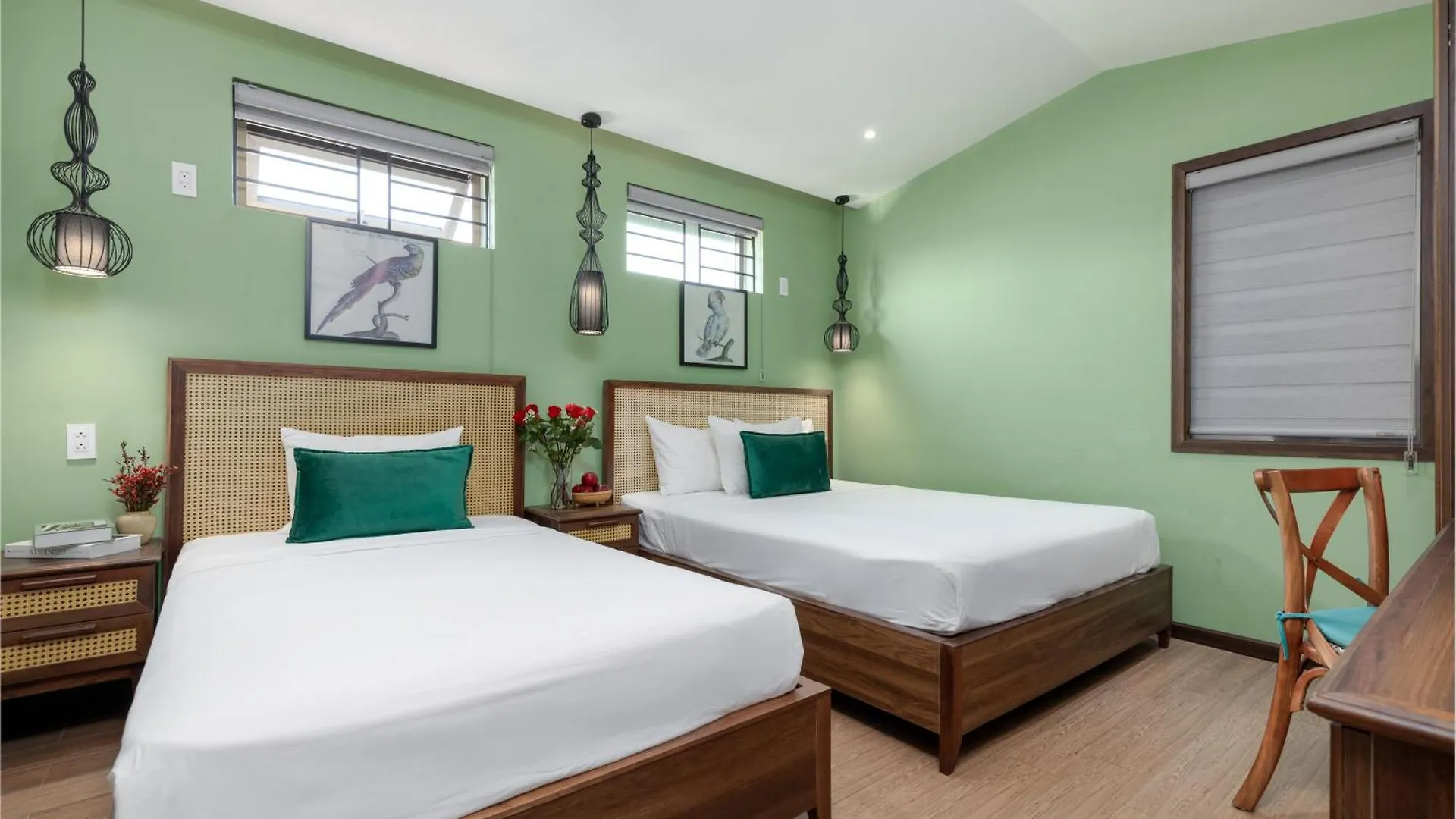 Flower Beachstay & Coffee Da Nang 3*,  Vietnam