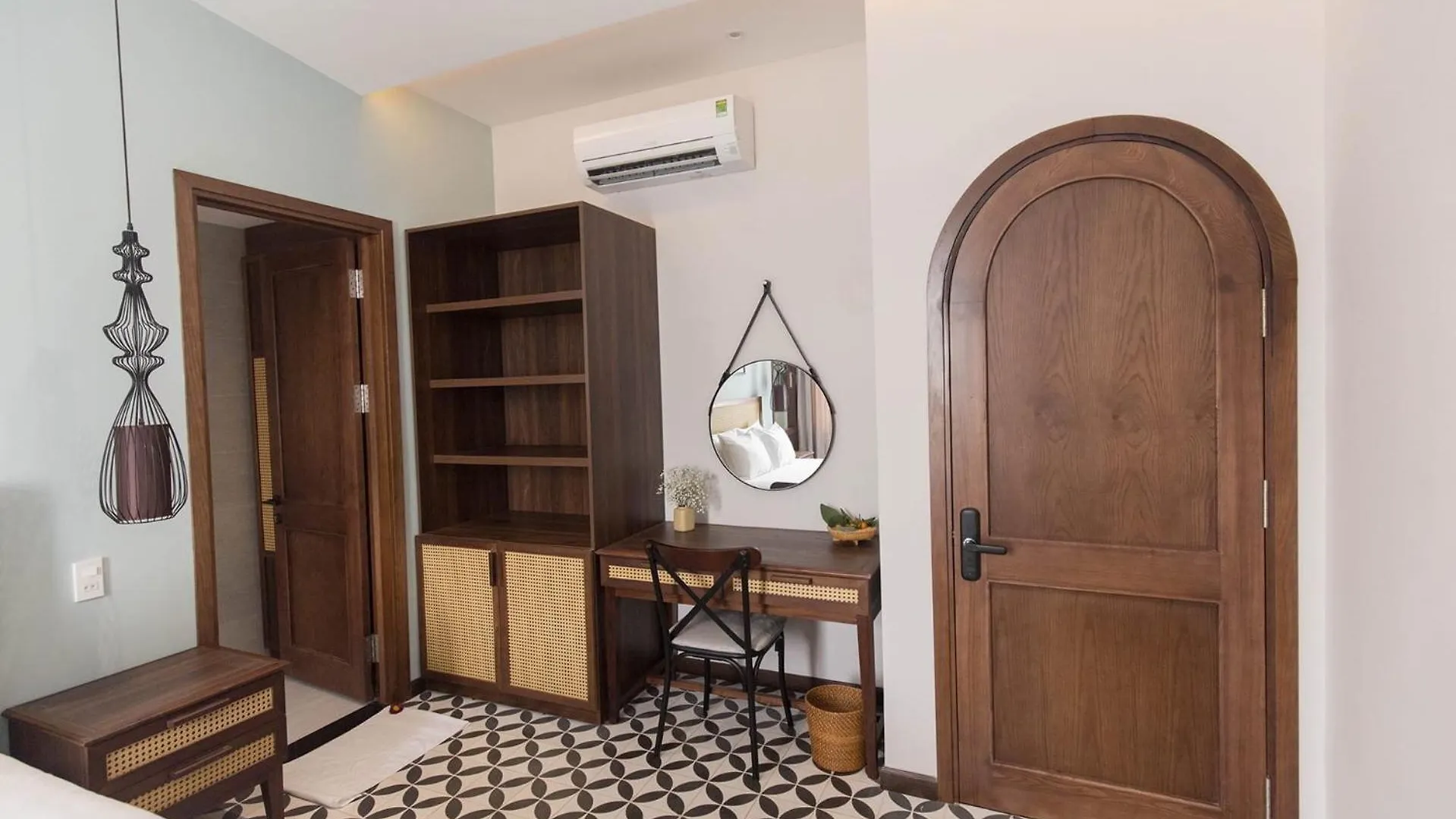 Flower Beachstay & Coffee Da Nang